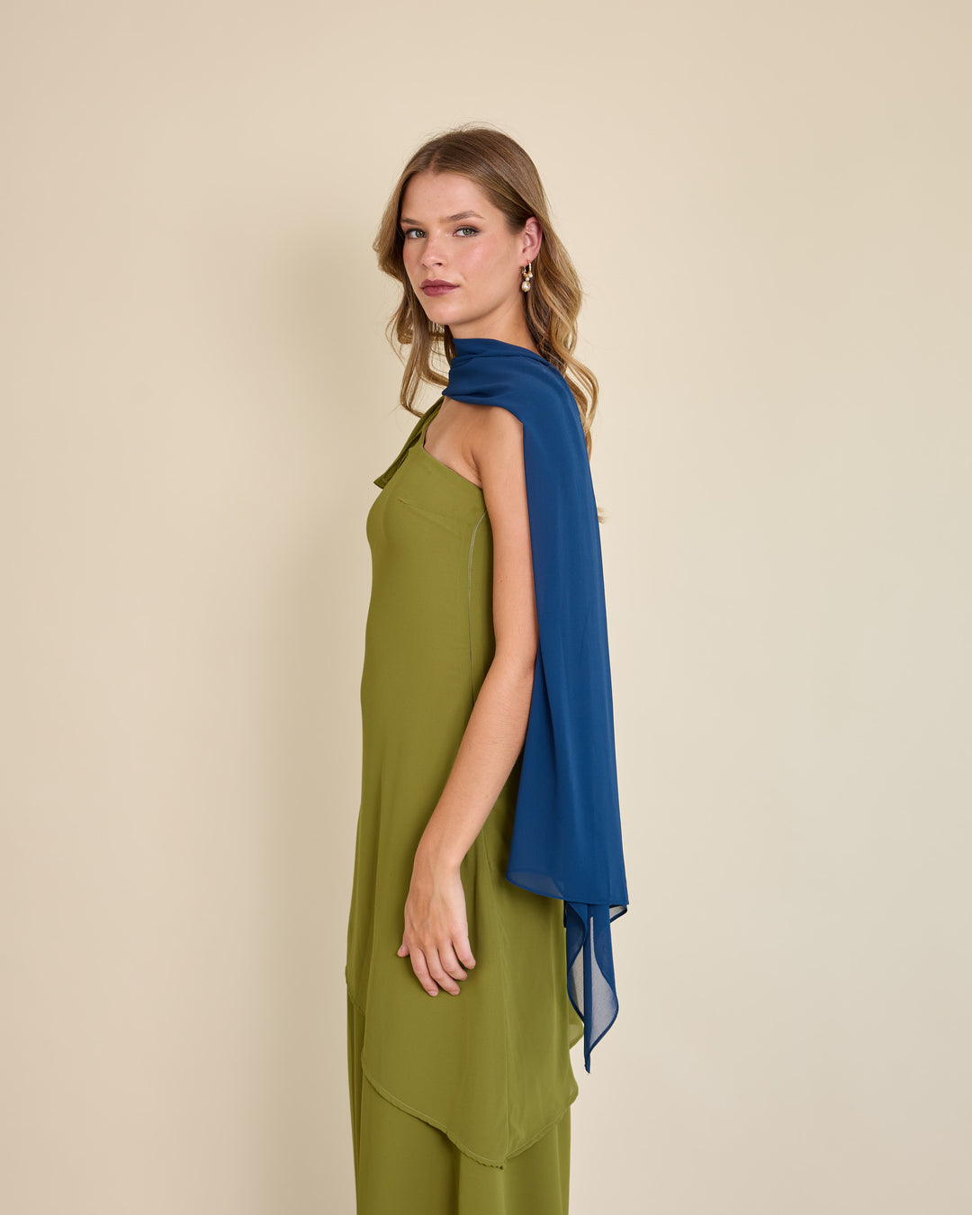 Capa Maite Azul Petroleo