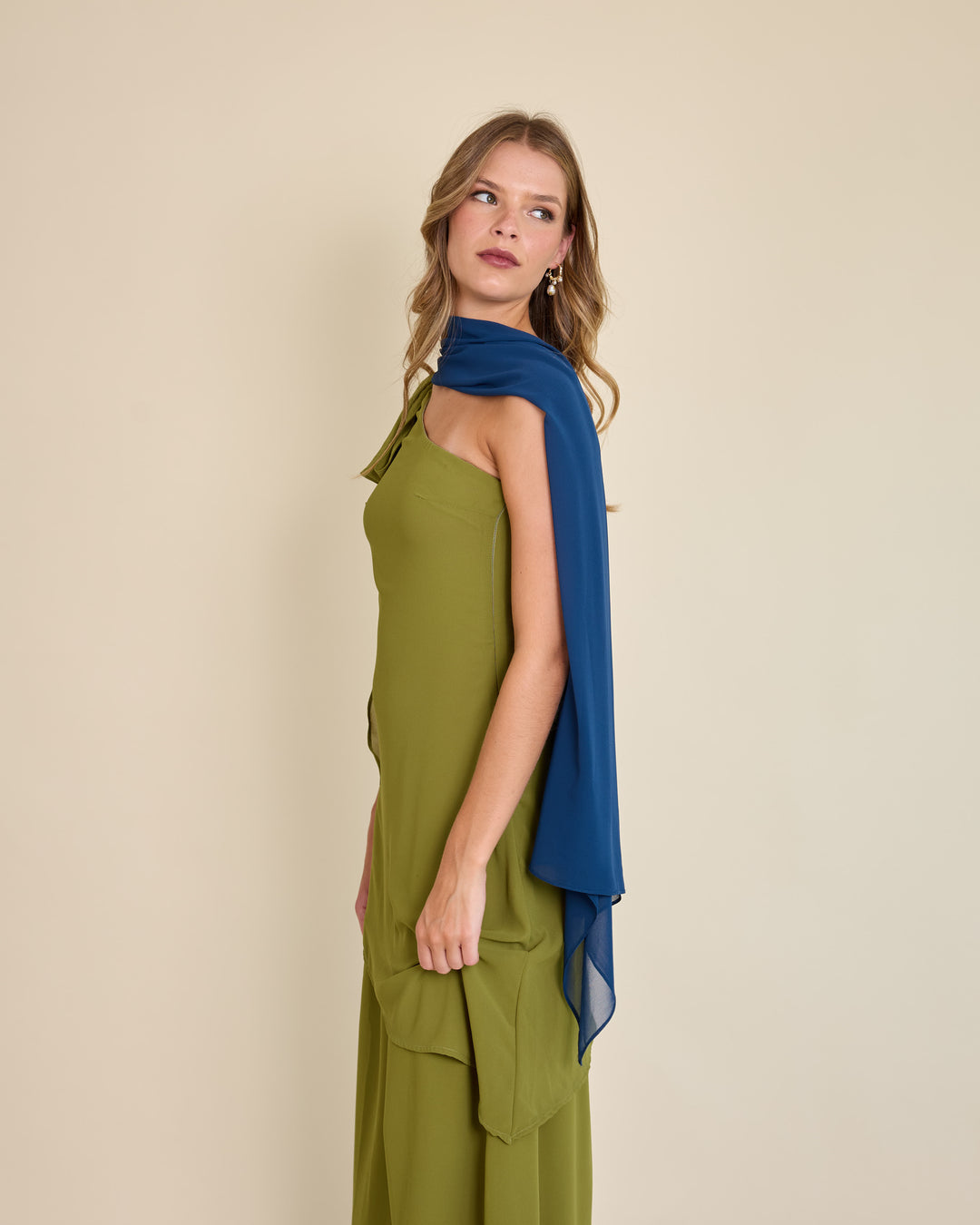 Capa Maite Azul Petroleo