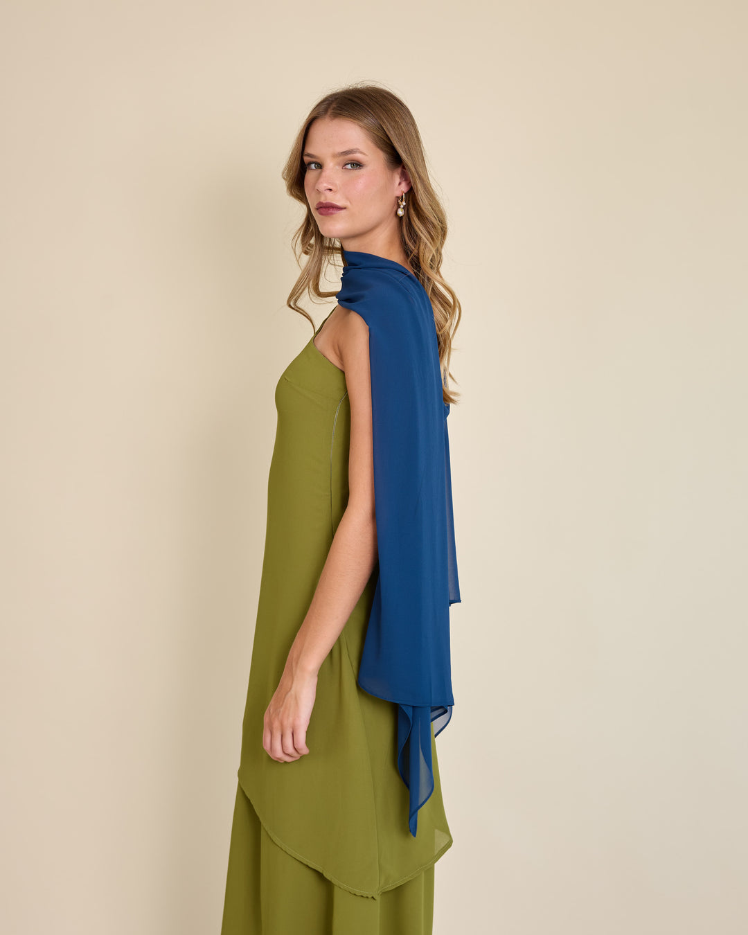 Capa Maite Azul Petroleo